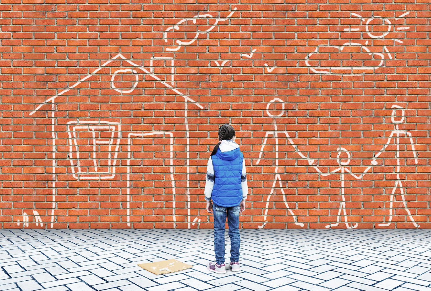 Hauswand mit Zeichnung Familie